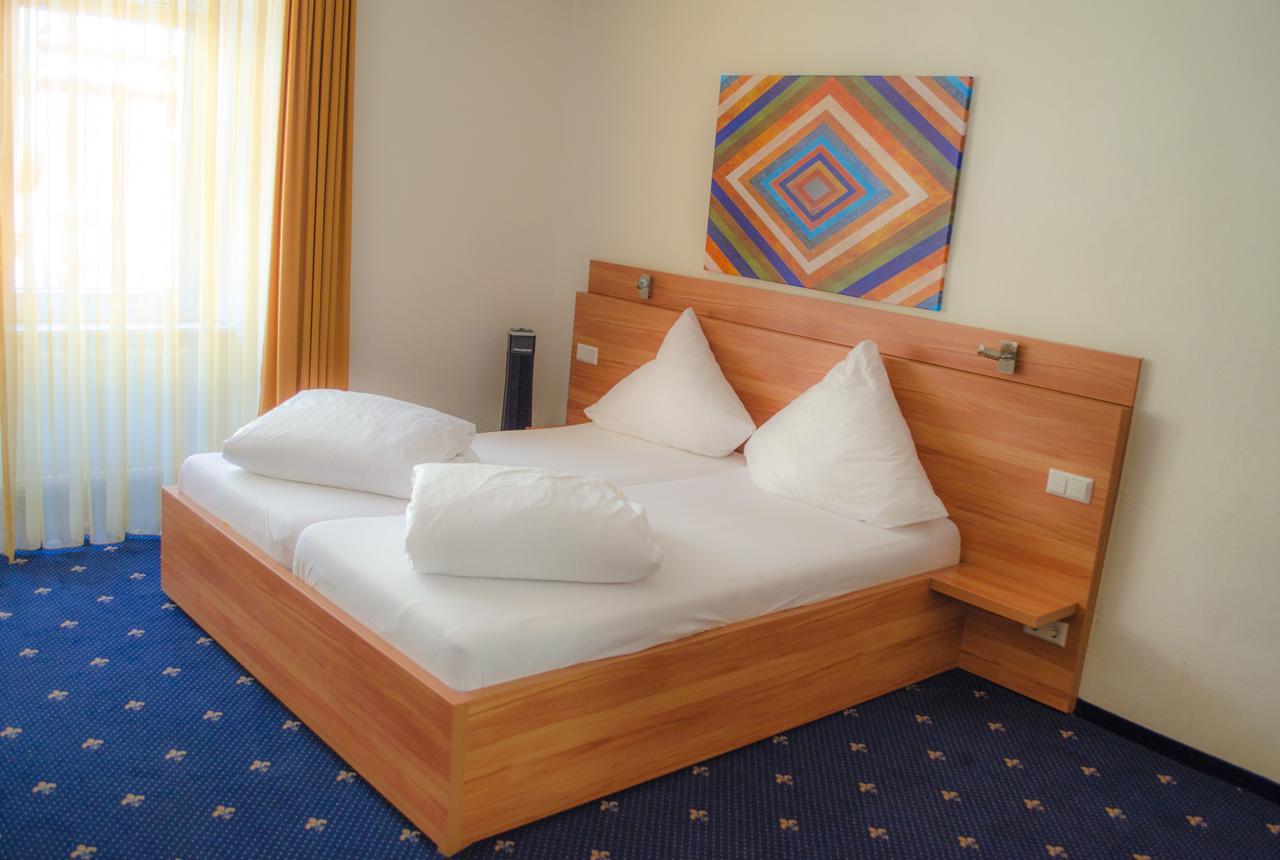 Hotel Capri Юберлинген Екстериор снимка
